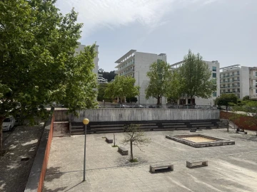 Apartamento T2 para Arrendamento em Santo Antonio dos Olivais