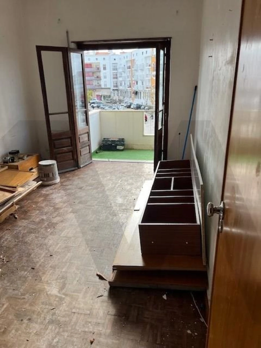 Apartamento T3 para Venda em Almada, Cova da Piedade, Pragal e Cacilhas Foto 36