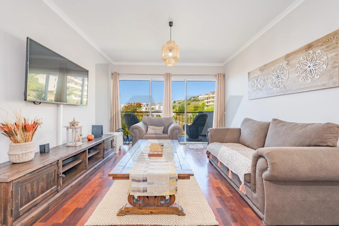 Apartamento T2 para Arrendamento em Caniço Foto 4