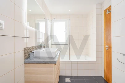 Apartamento T2 para Arrendamento em Caniço