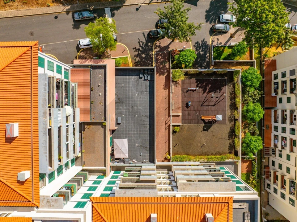 Apartamento T2 para Arrendamento em Caniço Foto 41