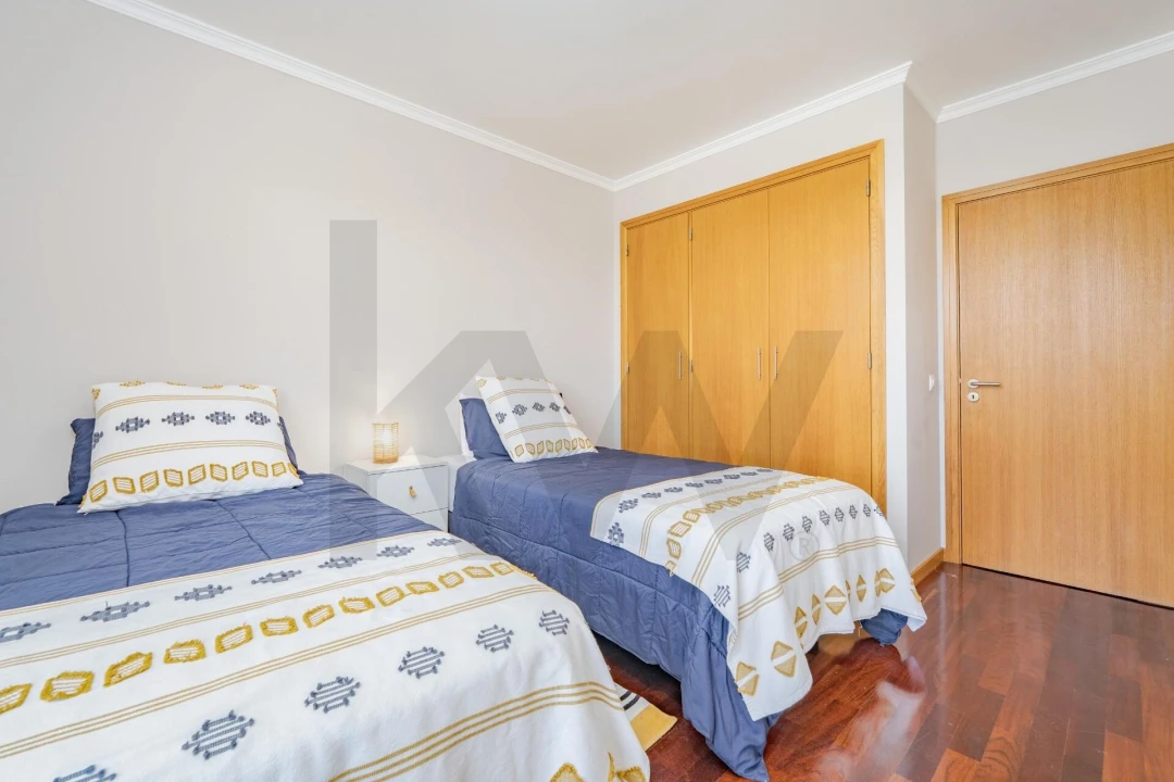 Apartamento T2 para Arrendamento em Caniço Foto 23