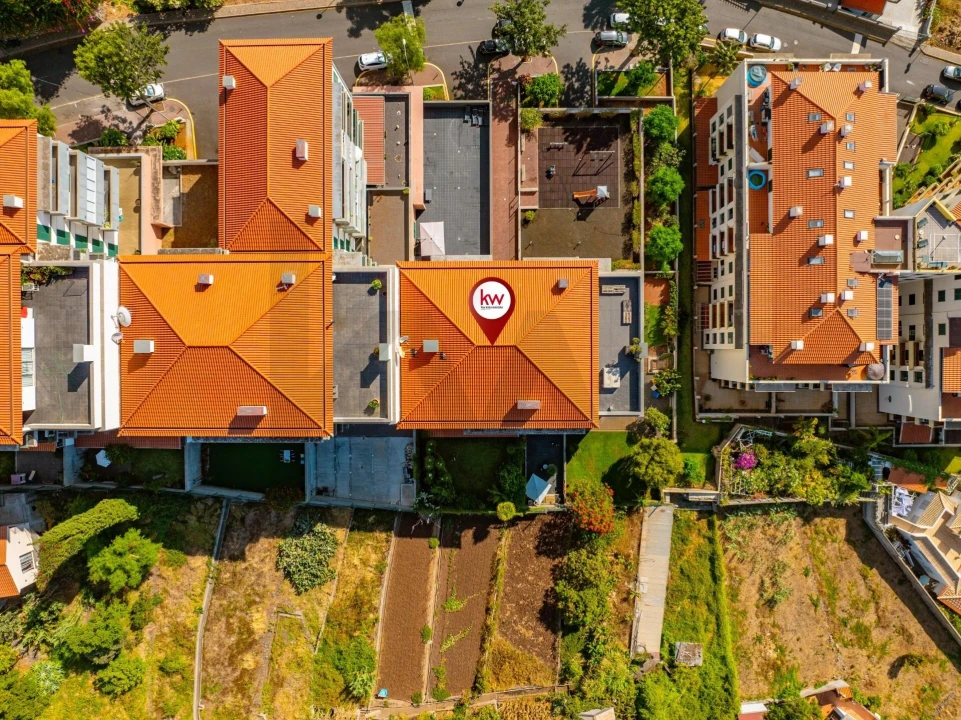 Apartamento T2 para Arrendamento em Caniço Foto 40