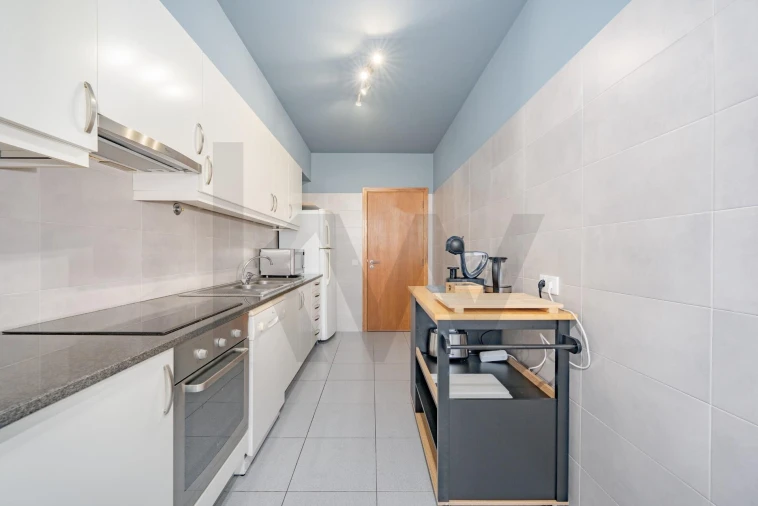 Apartamento T2 para Arrendamento em Caniço Foto 16