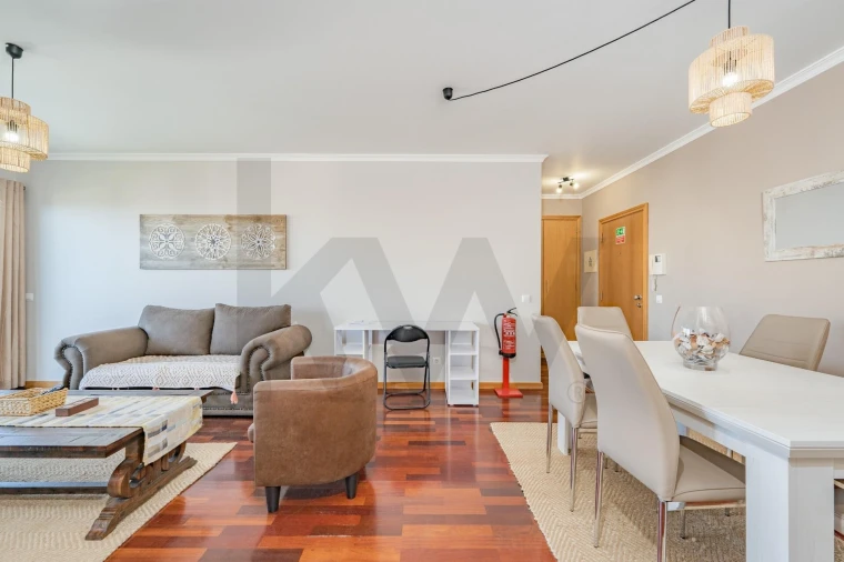 Apartamento T2 para Arrendamento em Caniço Foto 2