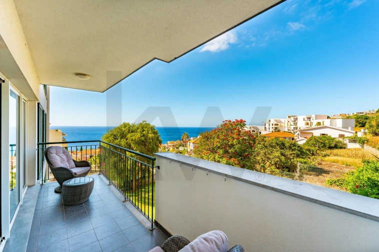 Apartamento T2 para Arrendamento em Caniço Foto 11