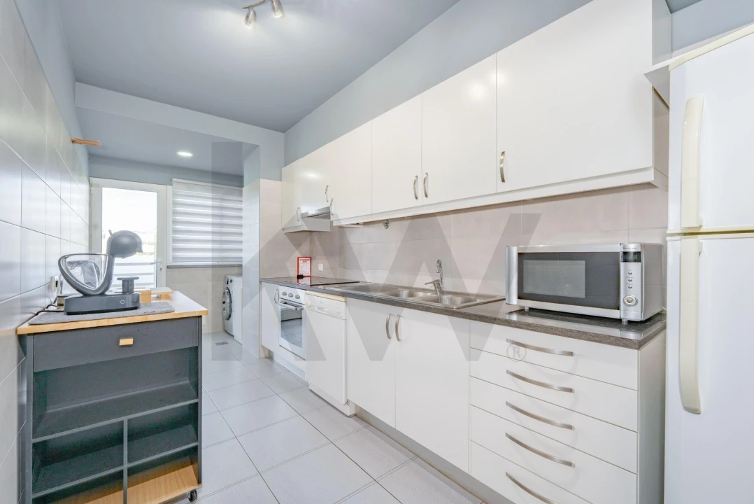 Apartamento T2 para Arrendamento em Caniço Foto 15