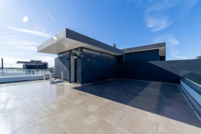 Moradia T4 para Venda em Rio de Mouro