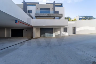 Moradia T4 para Venda em Rio de Mouro