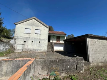 Moradia T3 para Venda em Rebordões (Santa Maria)