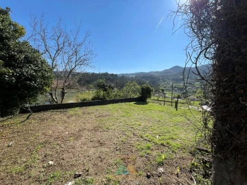 Moradia T3 para Venda em Rebordões (Santa Maria)