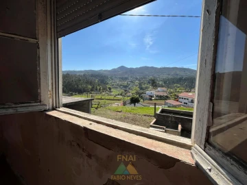 Moradia T3 para Venda em Rebordões (Santa Maria)