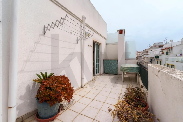 Apartamento para Venda em Monte Gordo Foto 5