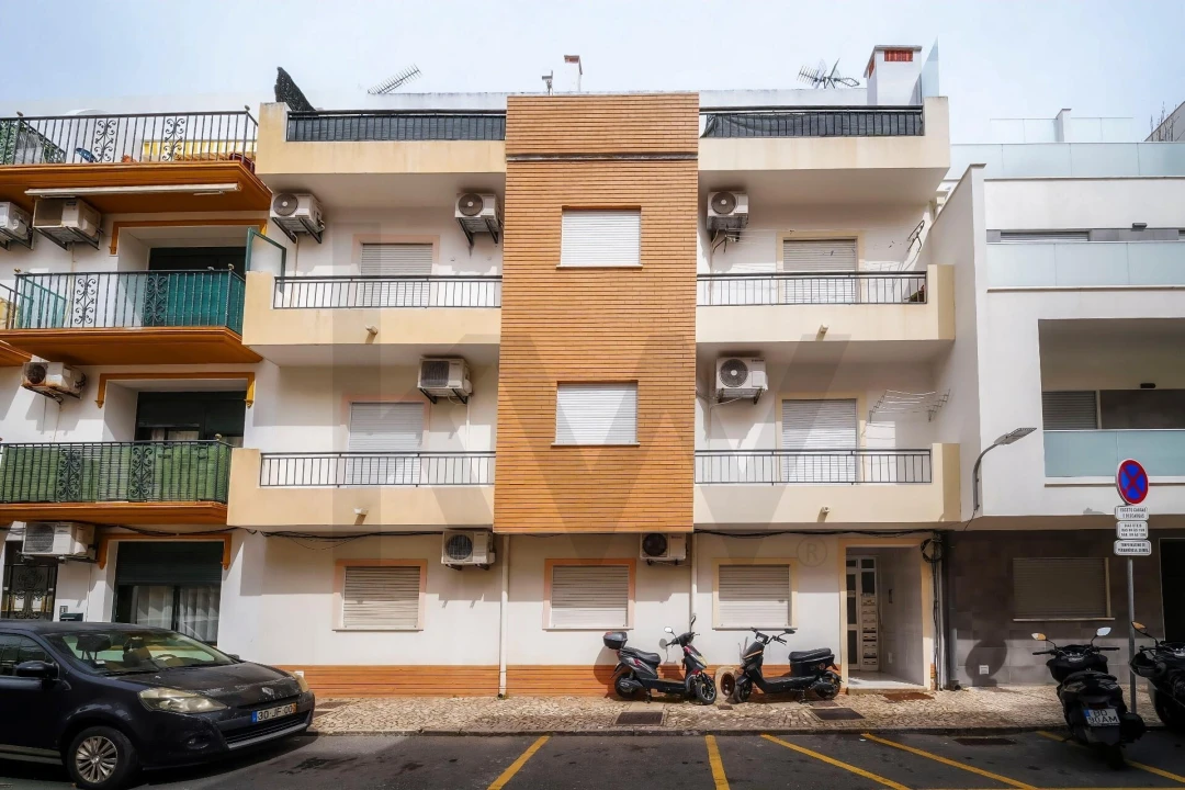 Apartamento para Venda em Monte Gordo Foto 1