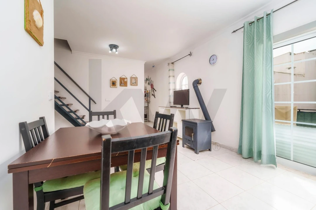 Apartamento para Venda em Monte Gordo Foto 9