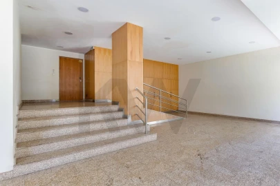 Apartamento T2 para Arrendamento em Ramalde