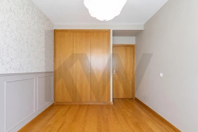 Apartamento T2 para Arrendamento em Ramalde