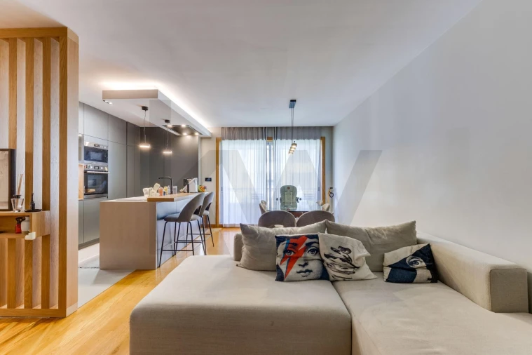 Apartamento T2 para Arrendamento em Ramalde Foto 4