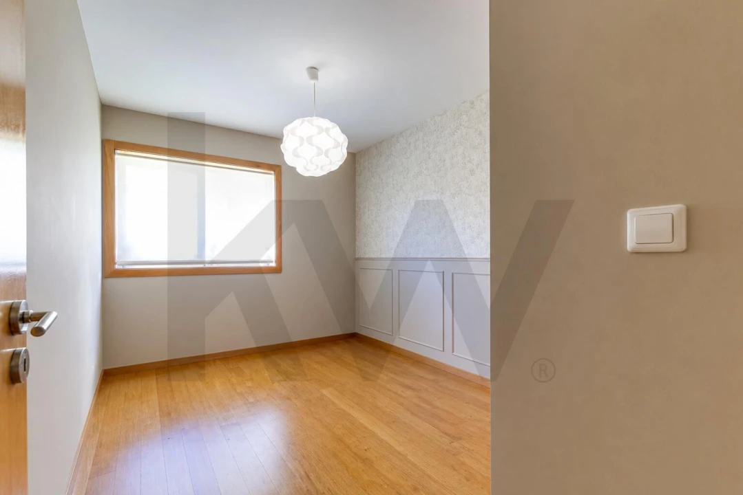 Apartamento T2 para Arrendamento em Ramalde Foto 16