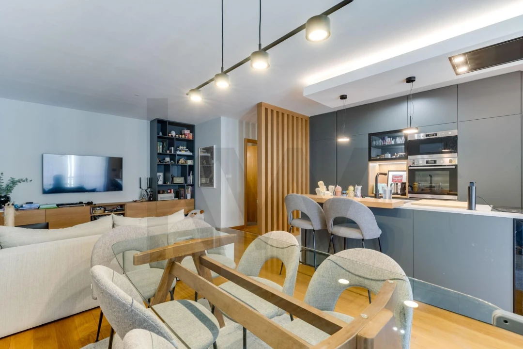 Apartamento T2 para Arrendamento em Ramalde Foto 7