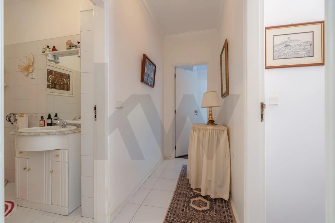 Apartamento T2 para Venda em Santo Antonio dos Olivais Foto 19