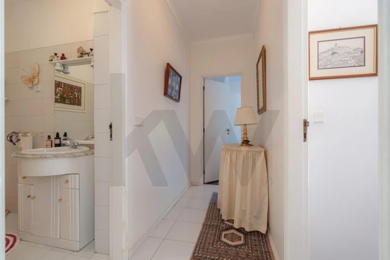 Apartamento T2 para Venda em Santo Antonio dos Olivais Foto 19