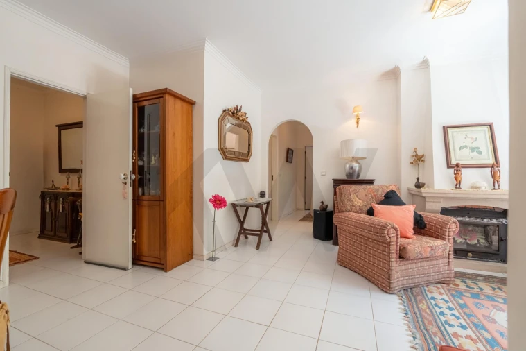 Apartamento T2 para Venda em Santo Antonio dos Olivais Foto 4