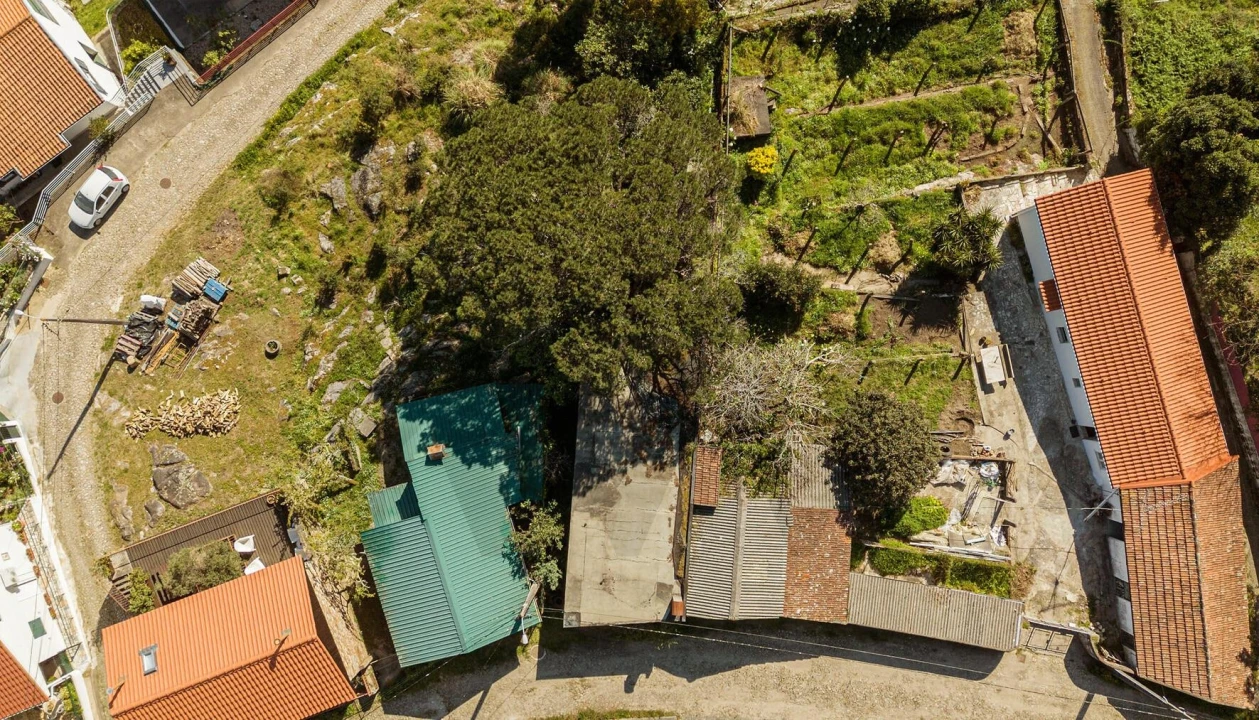 Armazém para Venda em Vilar de Mouros Foto 13