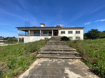 Moradia T7 para Venda em Bougado (São Martinho e Santiago)