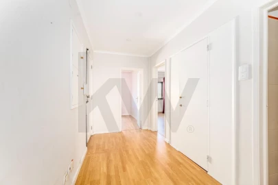 Apartamento T2 para Venda em Carnaxide e Queijas