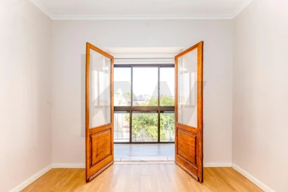 Apartamento T2 para Venda em Carnaxide e Queijas