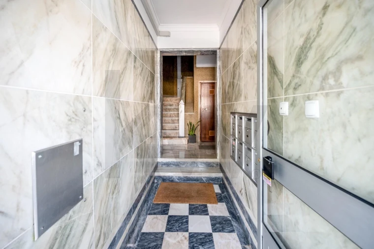 Apartamento T2 para Venda em Carnaxide e Queijas Foto 2