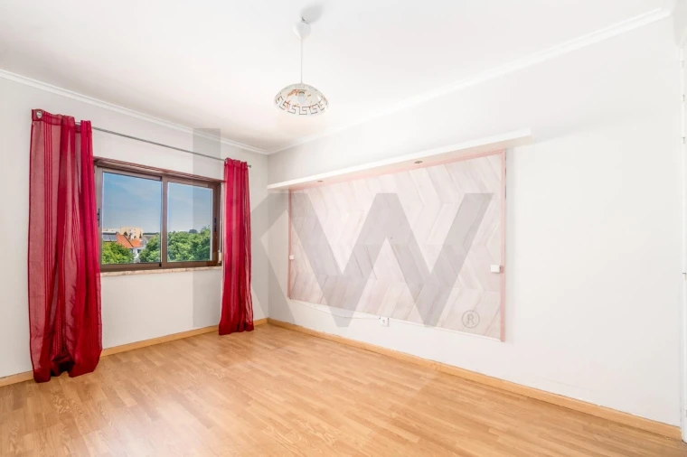 Apartamento T2 para Venda em Carnaxide e Queijas Foto 15