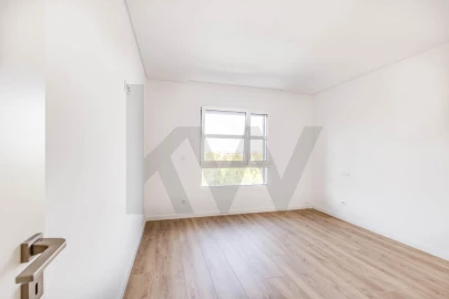 Apartamento T2 para Arrendamento em Lumiar