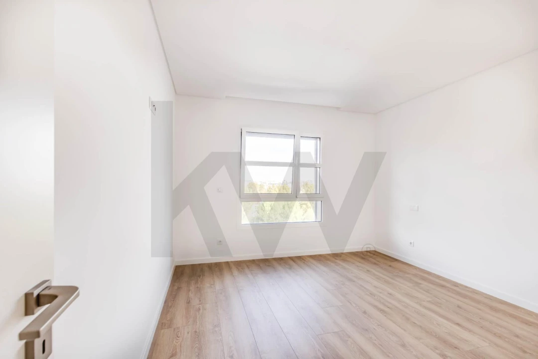 Apartamento T2 para Arrendamento em Lumiar Foto 19