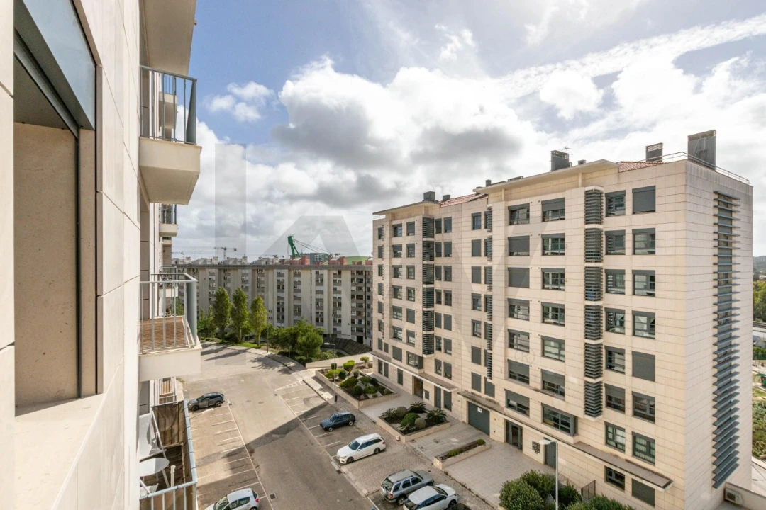 Apartamento T2 para Arrendamento em Lumiar Foto 14