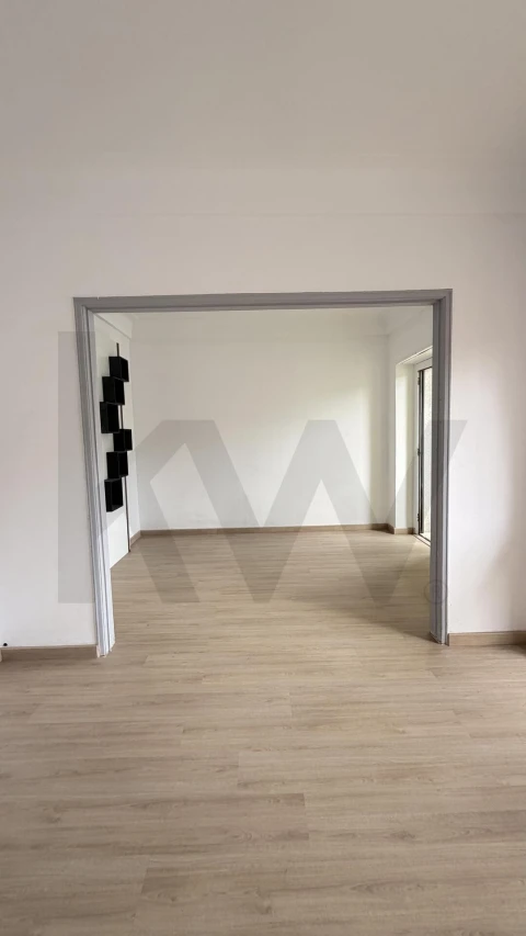 Apartamento T2 para Venda em Venteira