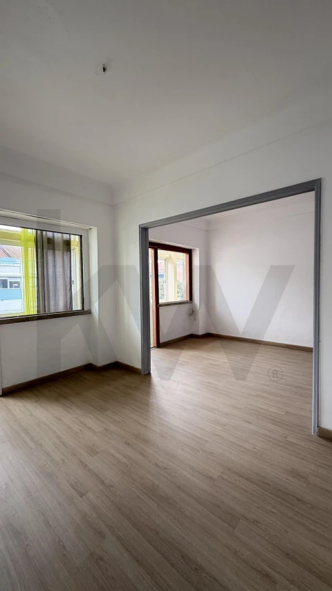 Apartamento T2 para Venda em Venteira