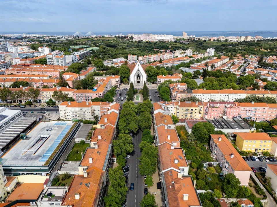 Apartamento para Venda em Alvalade Foto 1