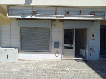 Loja para Arrendamento em Seixal, Arrentela e Aldeia de Paio Pires