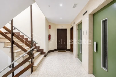 Apartamento T2 para Venda em Benfica