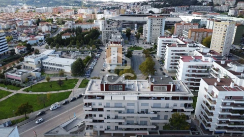 Apartamento T2 para Arrendamento em Santo Antonio dos Olivais