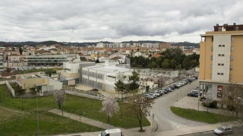 Apartamento T2 para Arrendamento em Santo Antonio dos Olivais