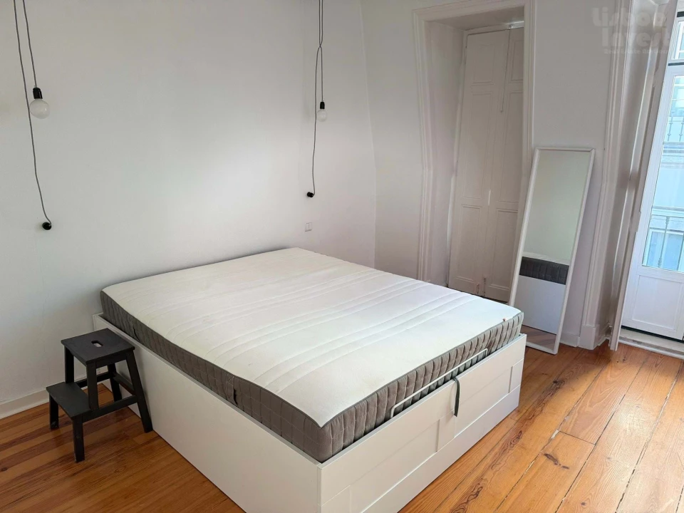 Apartamento T2 para Arrendamento em Misericórdia Foto 9