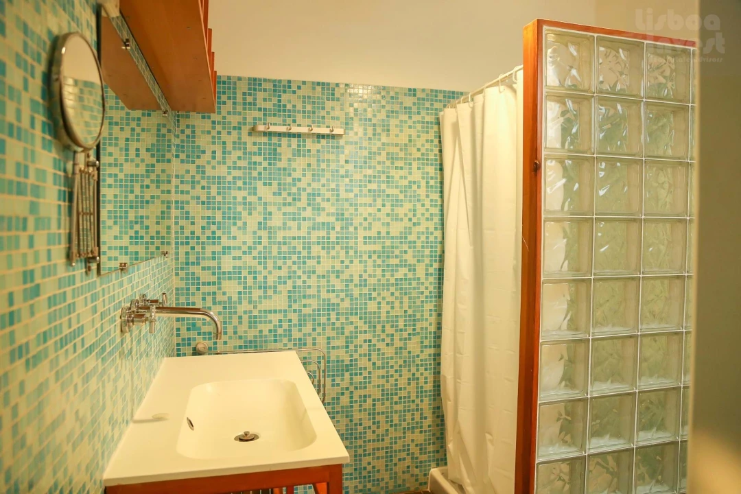 Apartamento T2 para Arrendamento em Misericórdia Foto 4