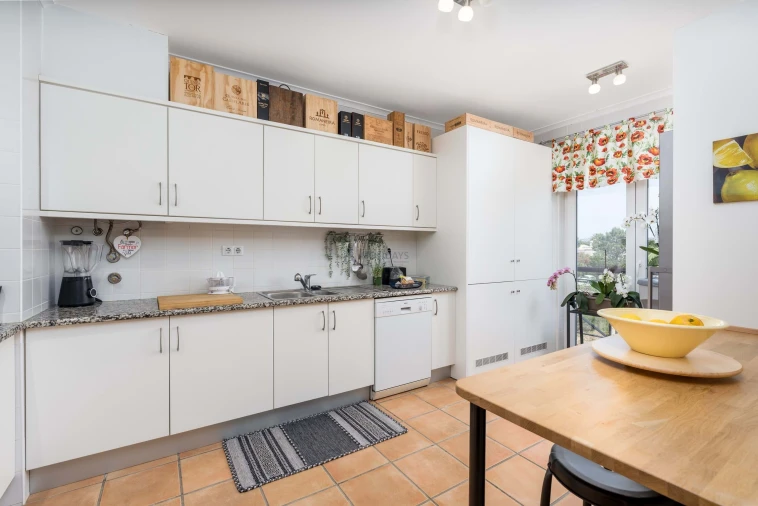 Apartamento T2 para Venda em Quarteira Foto 9