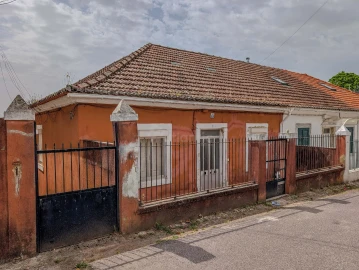 Moradia T4 para Venda em Ramada e Caneças