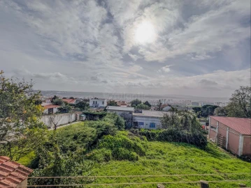 Moradia T4 para Venda em Ramada e Caneças