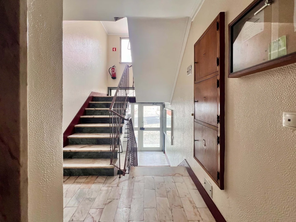 Apartamento T3 para Venda em São Domingos de Rana Foto 18