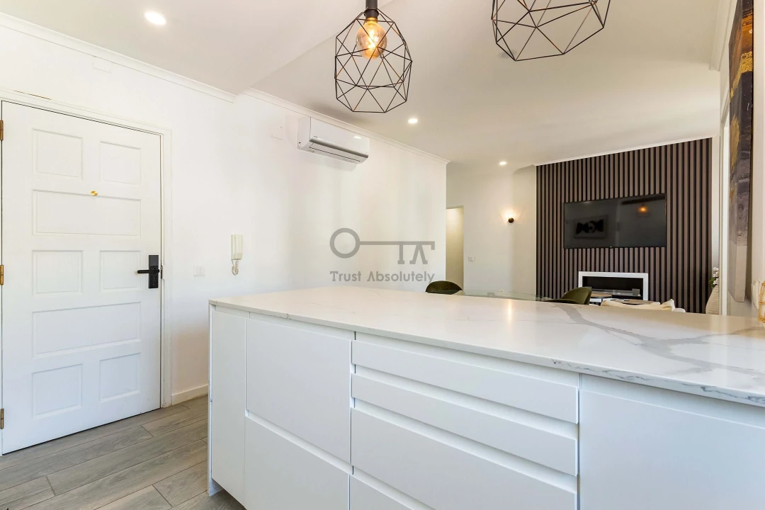 Apartamento T2 para Venda em Santo António Foto 4